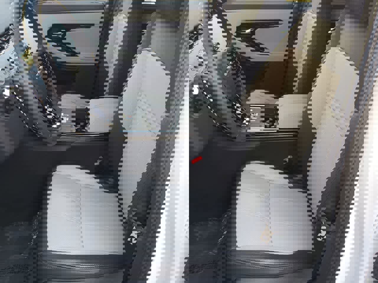 Used 2026 Land Rover Range Rover Evoque Dynamic SE image 16