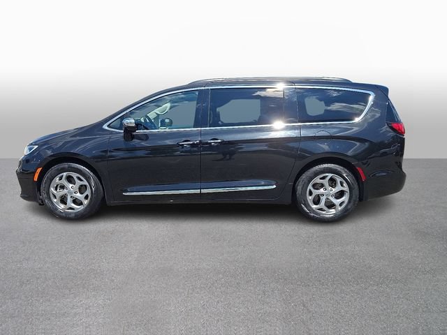 Used 2023 Chrysler Pacifica Limited FWD image 7