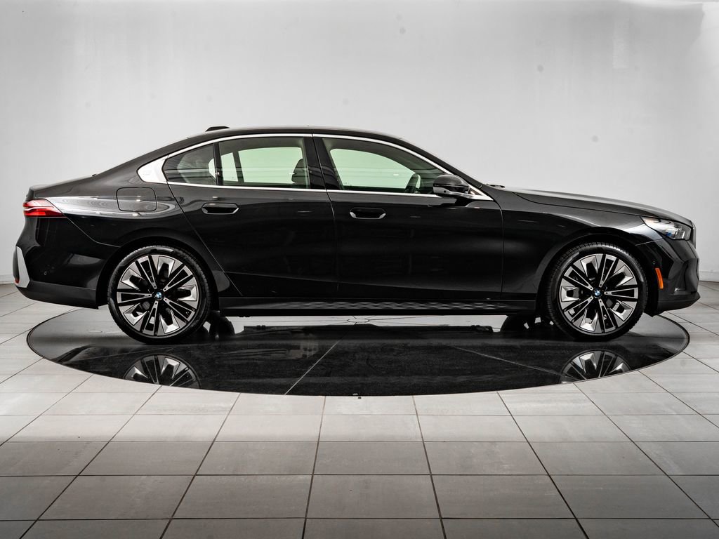 Certified 2025 BMW 530i xDrive AWD/4WD image 11