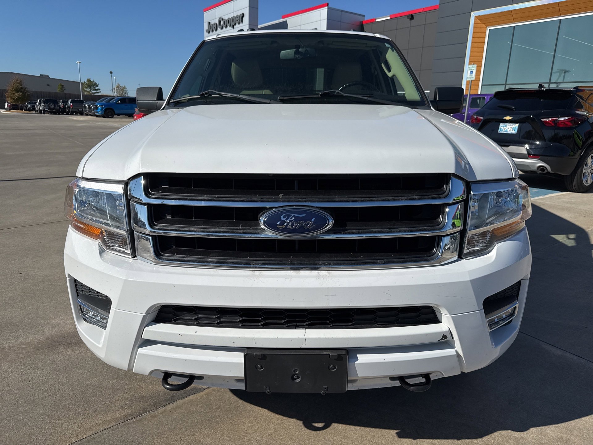 Used 2015 Ford Expedition XLT w/ Equipment Group 202A image 2