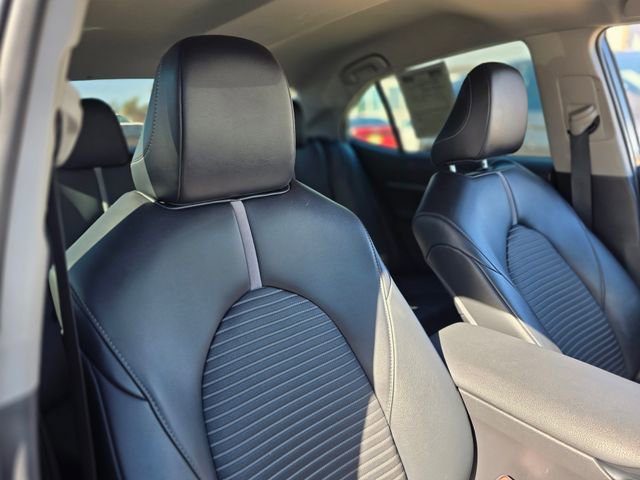 Used 2020 Toyota Camry SE image 11