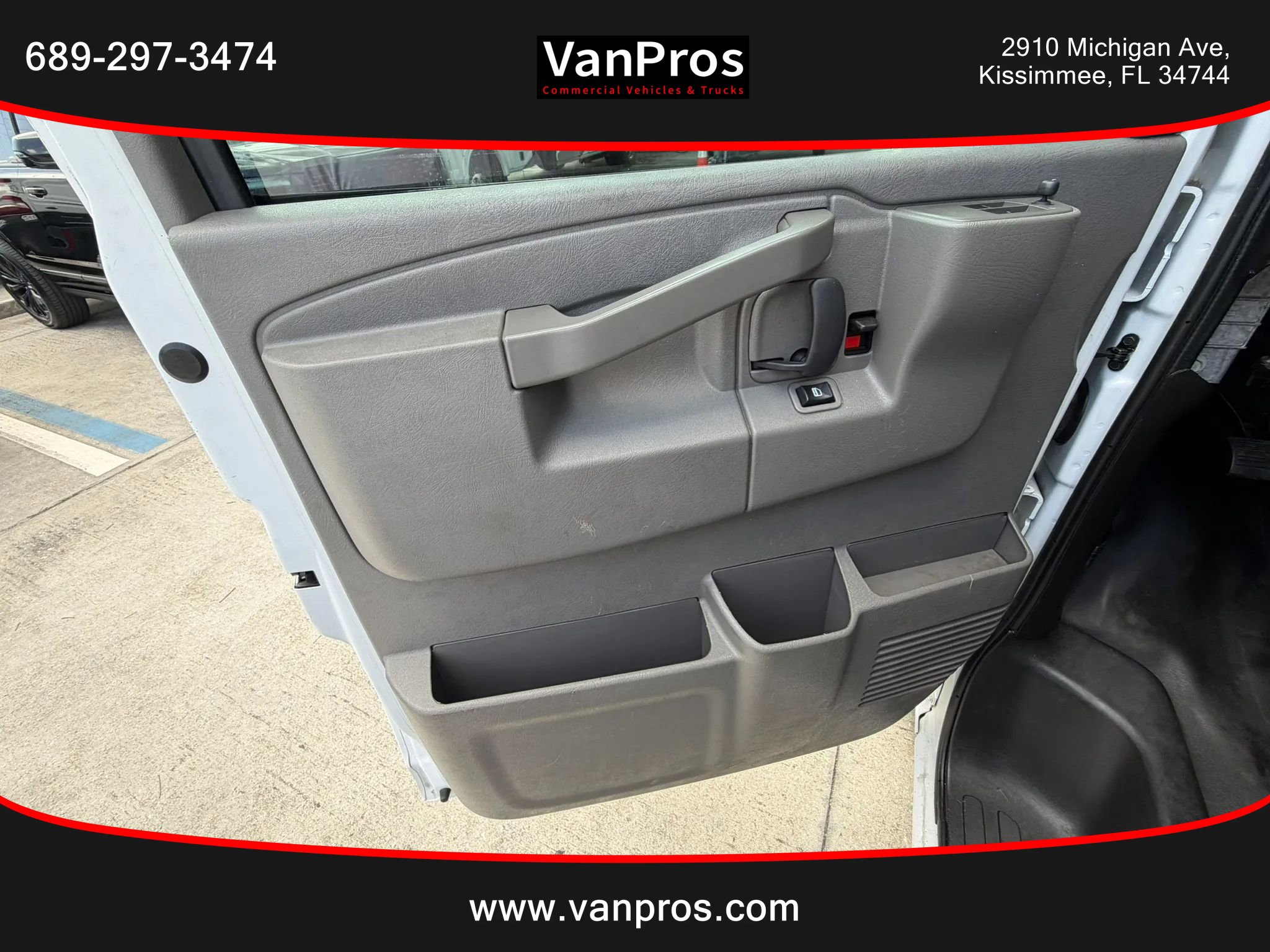 Used 2021 Chevrolet Express 2500 w/ Driver Convenience Package RWD image 8