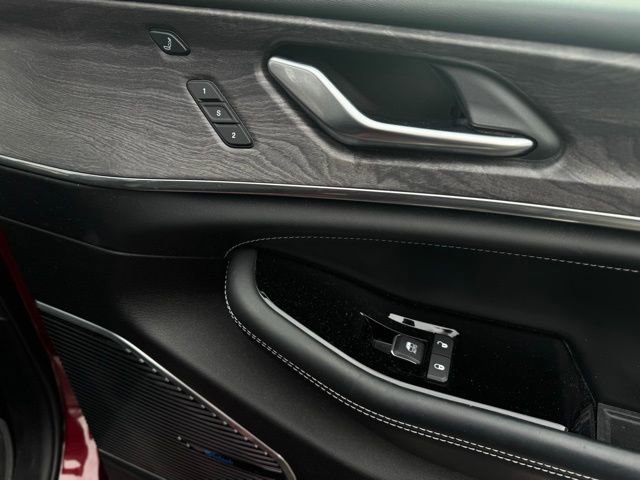 Used 2022 Jeep Grand Cherokee Overland w/ Adv Protech Group III image 18