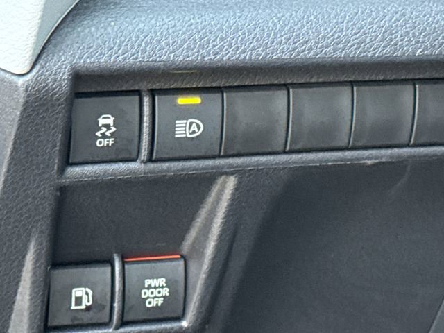 Used 2025 Toyota Sienna XLE image 24