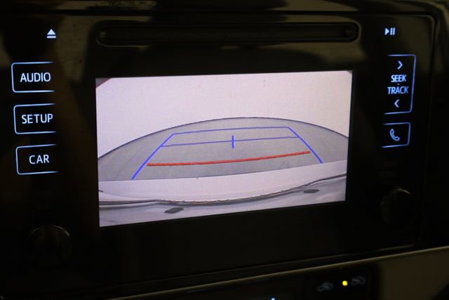 Used 2018 Toyota Corolla LE image 32