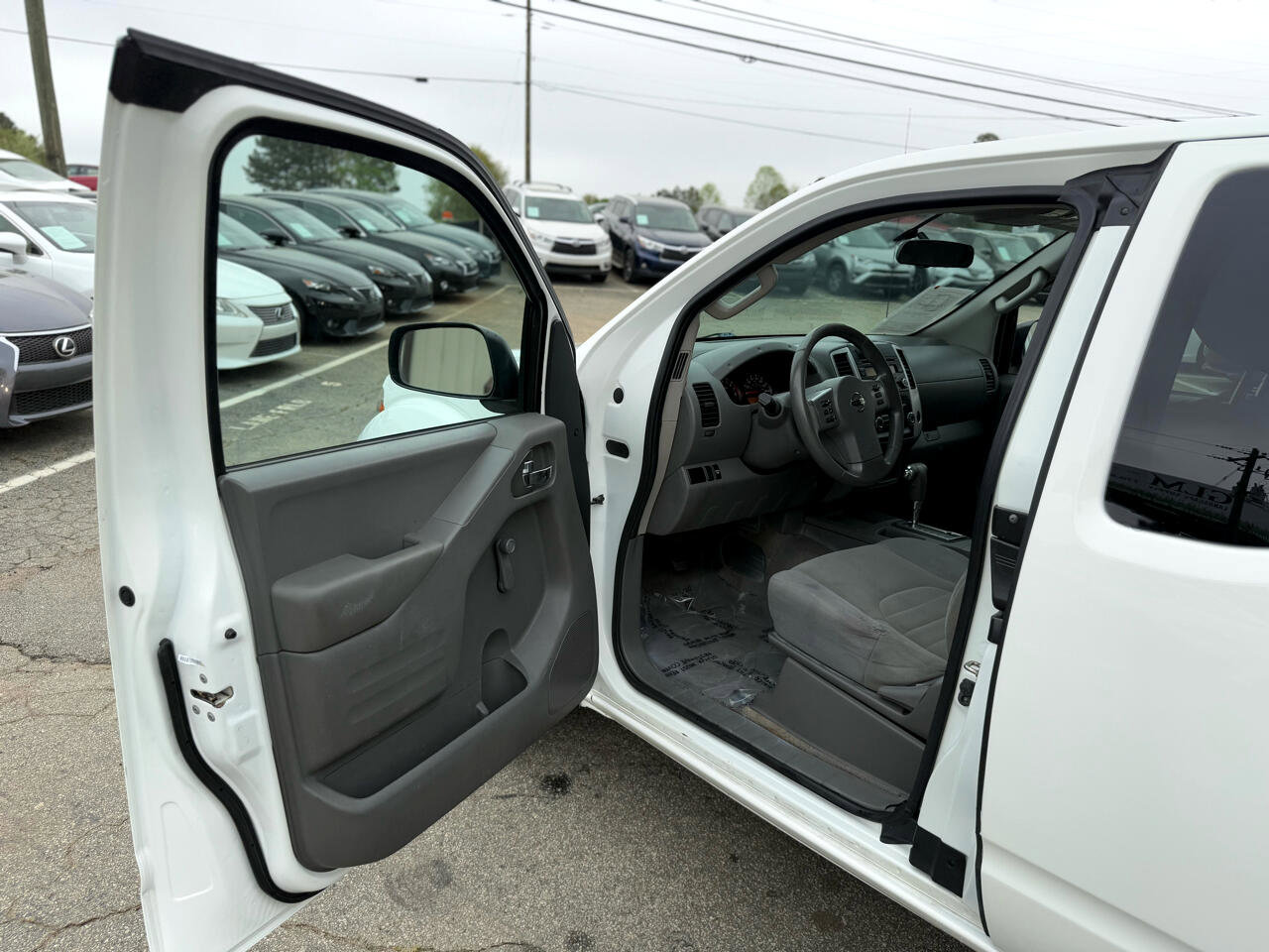 Used 2016 Nissan Frontier S image 9