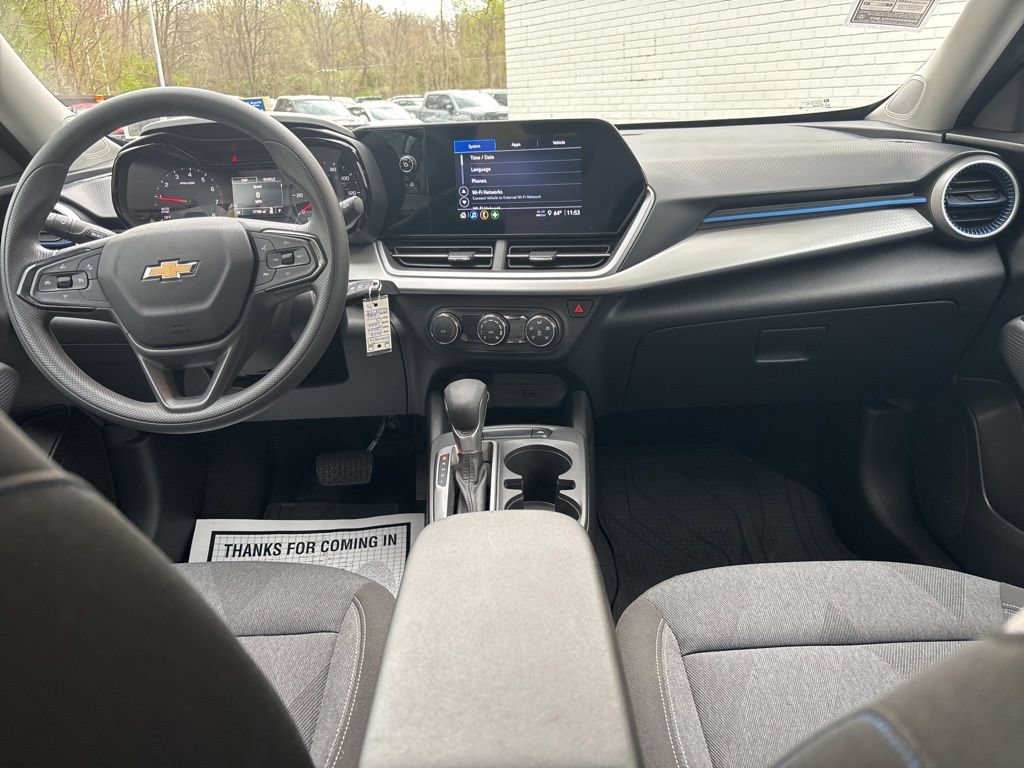 Used 2024 Chevrolet Trax LS FWD image 17