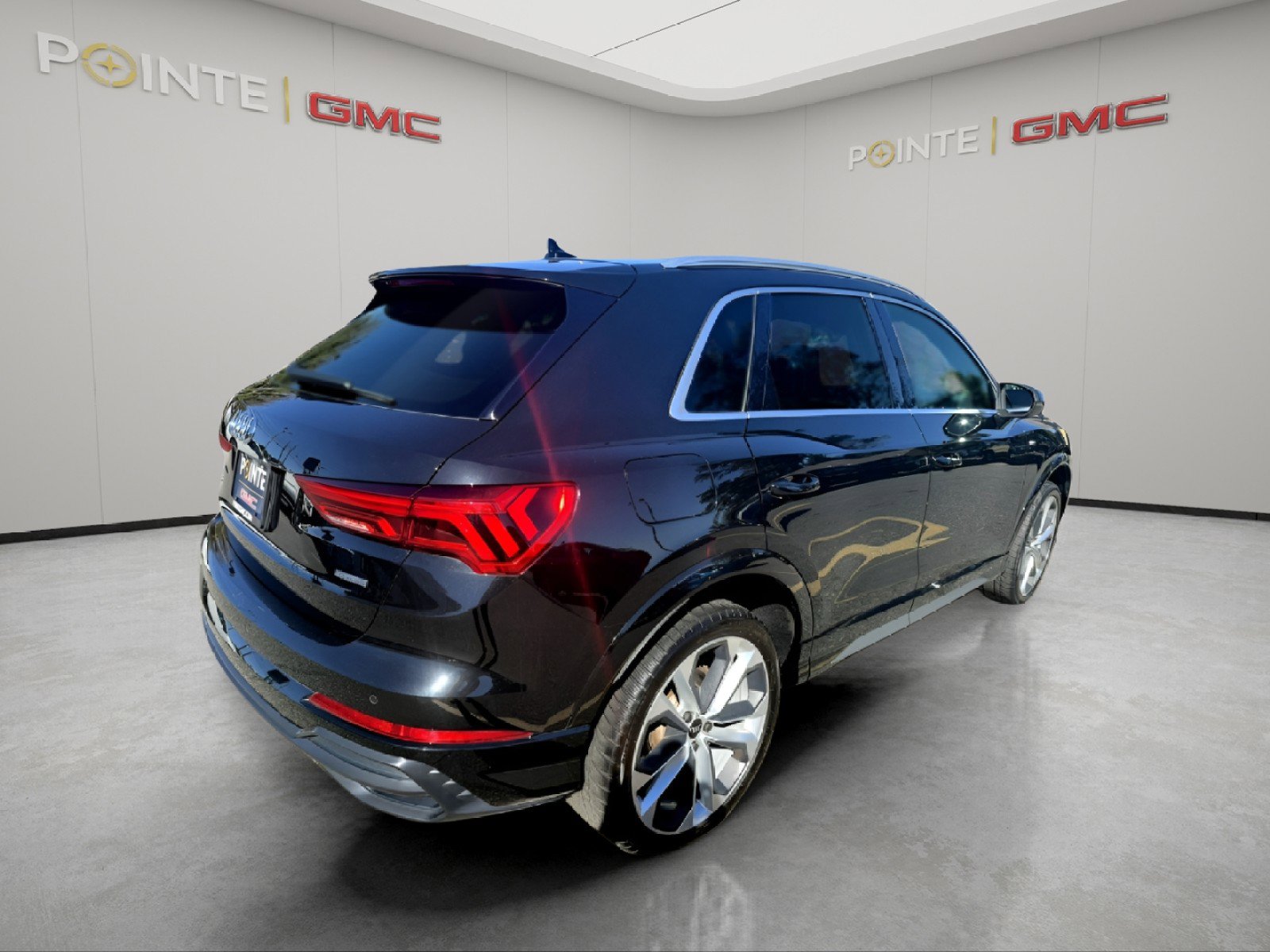 Used 2021 Audi Q3 2.0T Premium Plus w/ Premium Plus Package image 5