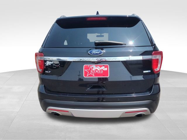 Used 2017 Ford Explorer XLT w/ Equipment Group 202A image 5