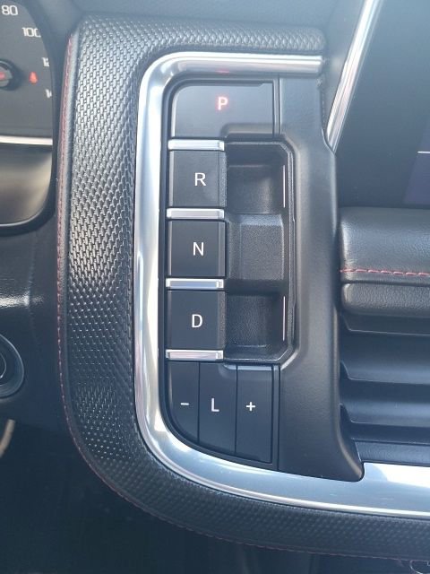 Used 2021 Chevrolet Suburban RST w/ Luxury Package image 16