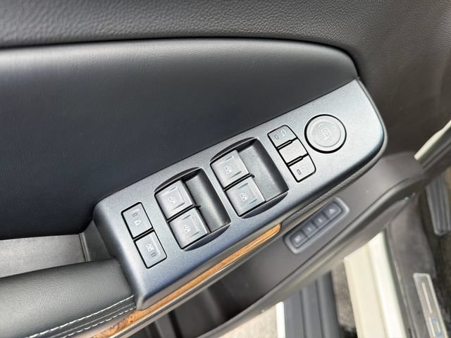 Used 2015 GMC Yukon XL Denali w/ Premium Package AWD/4WD image 26