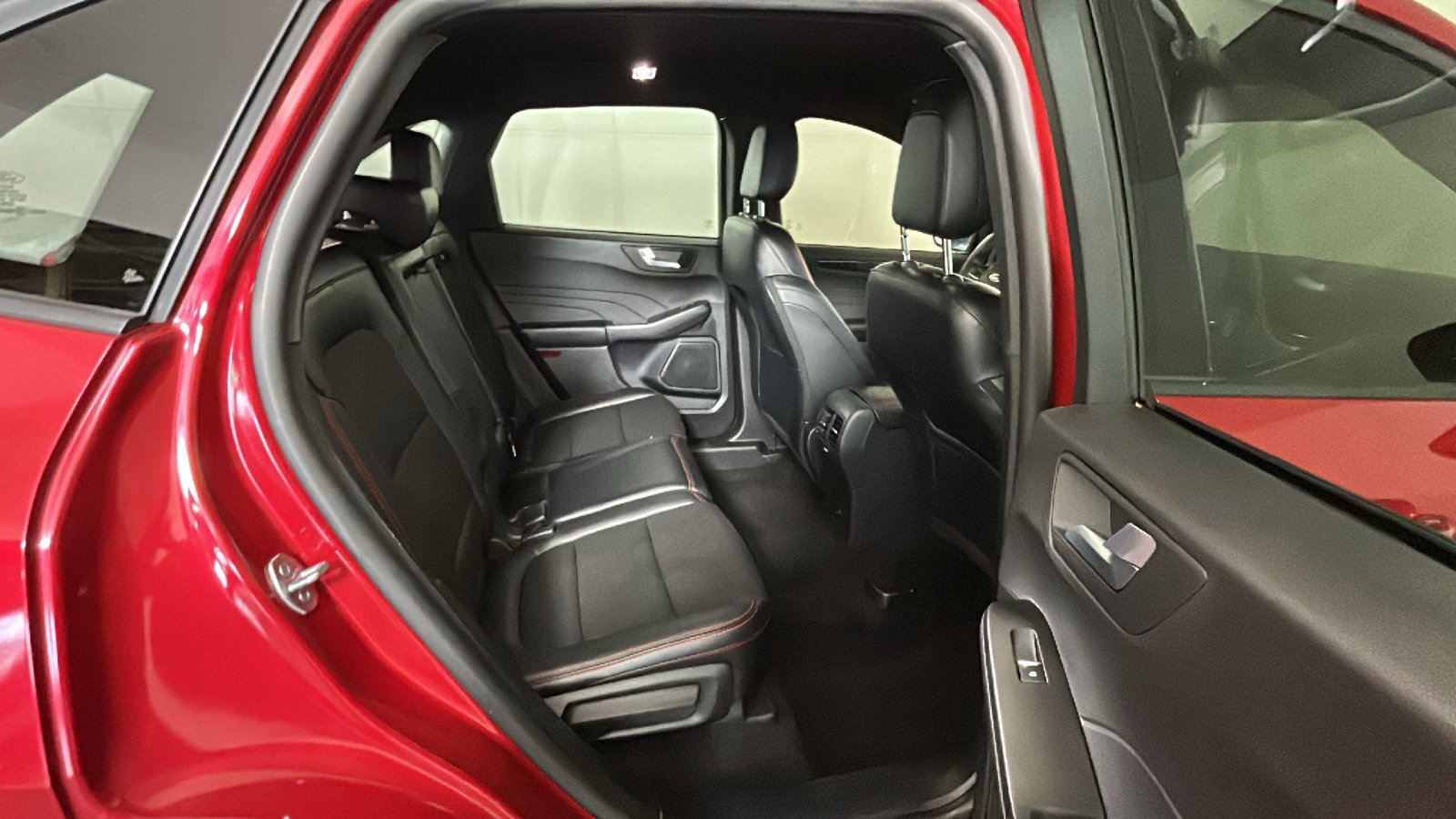 Used 2024 Ford Escape ST-Line w/ Tech Pack #1 FWD image 36