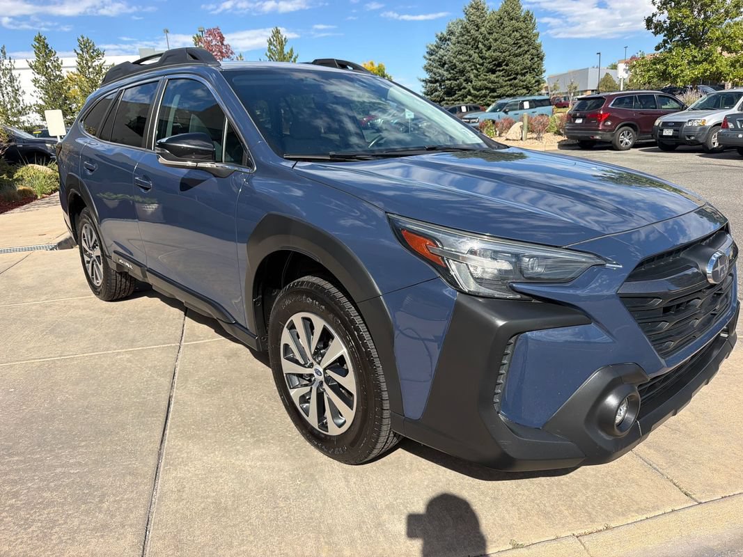 Used 2023 Subaru Outback Premium AWD/4WD image 4