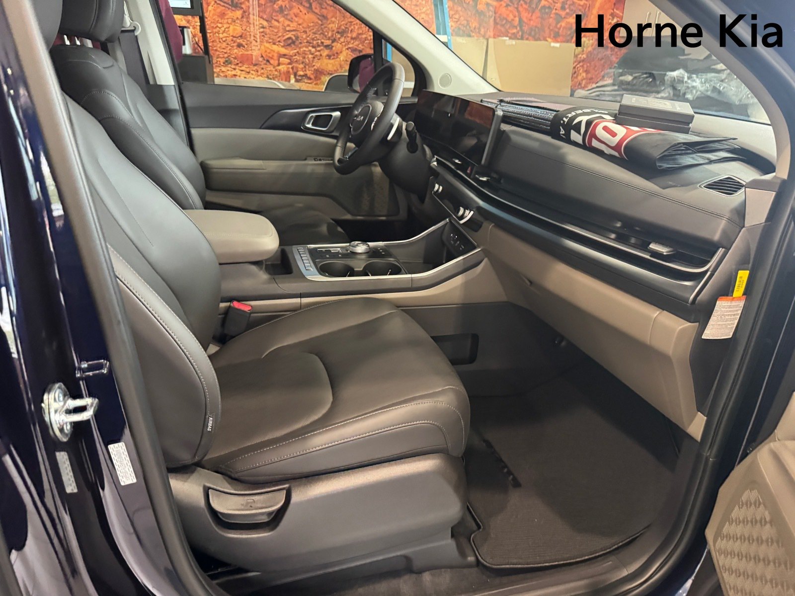 New 2026 Kia Carnival LXS FWD image 19