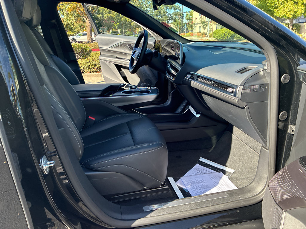 Used 2024 Cadillac Lyriq Luxury RWD image 53