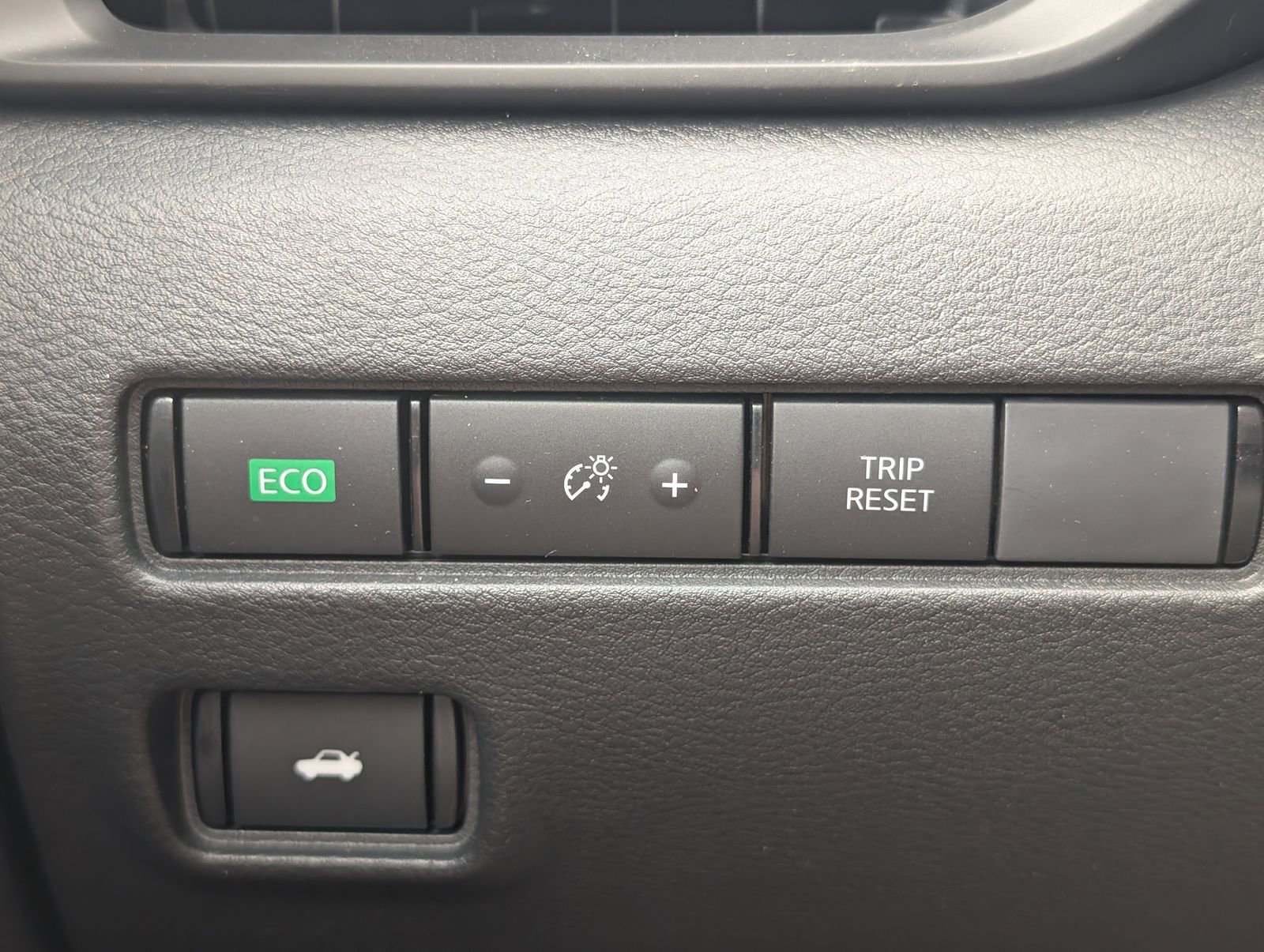 Used 2025 Nissan Sentra S FWD image 13