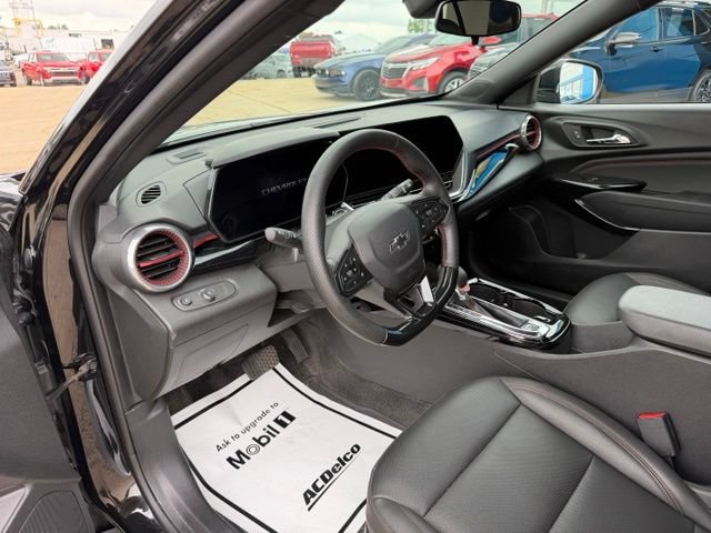 Used 2024 Chevrolet Trax RS w/ Sunroof Package FWD image 15