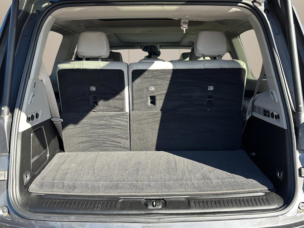 Used 2023 Jeep Wagoneer 4WD w/ Premium Group I image 14