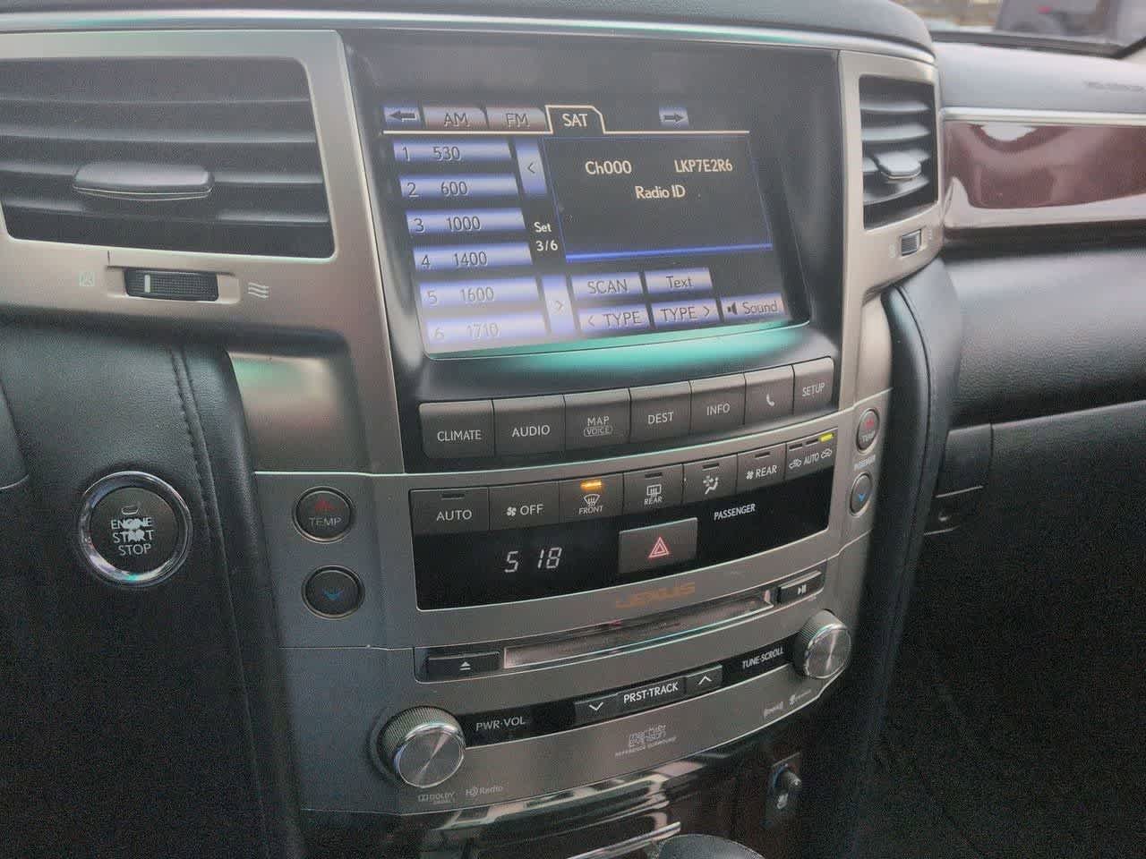 Used 2013 Lexus LX 570 4WD w/ Luxury Pkg image 30