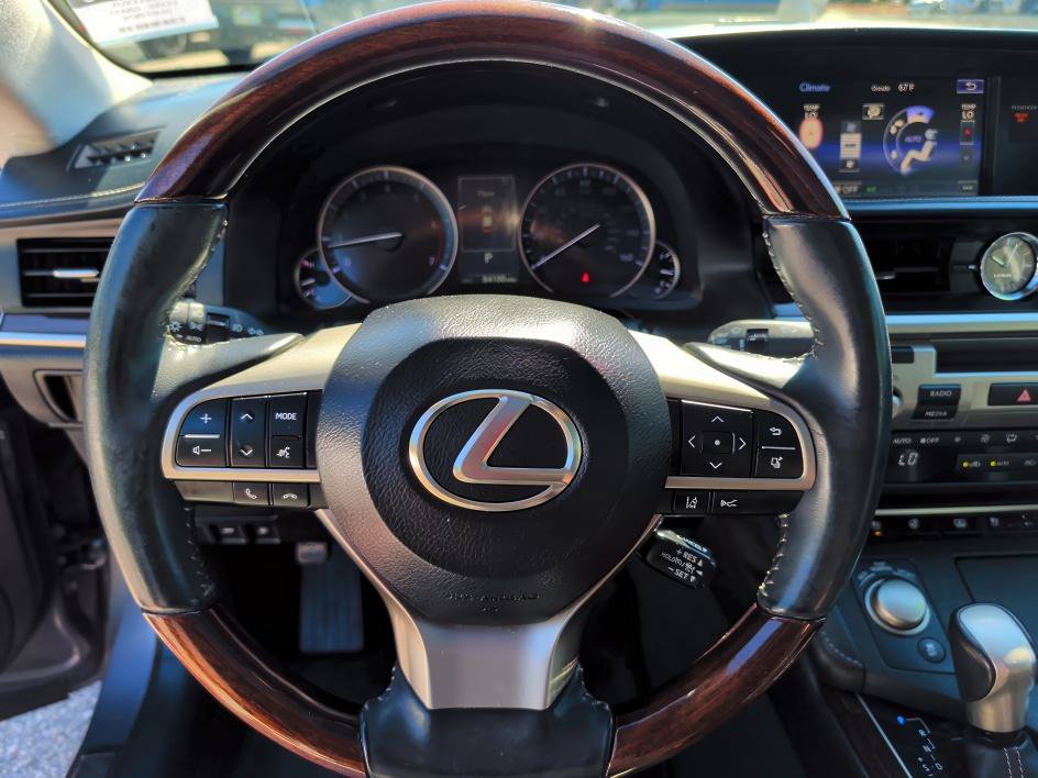 Used 2016 Lexus ES 350 w/ Luxury Package w/Wood Trim FWD image 18