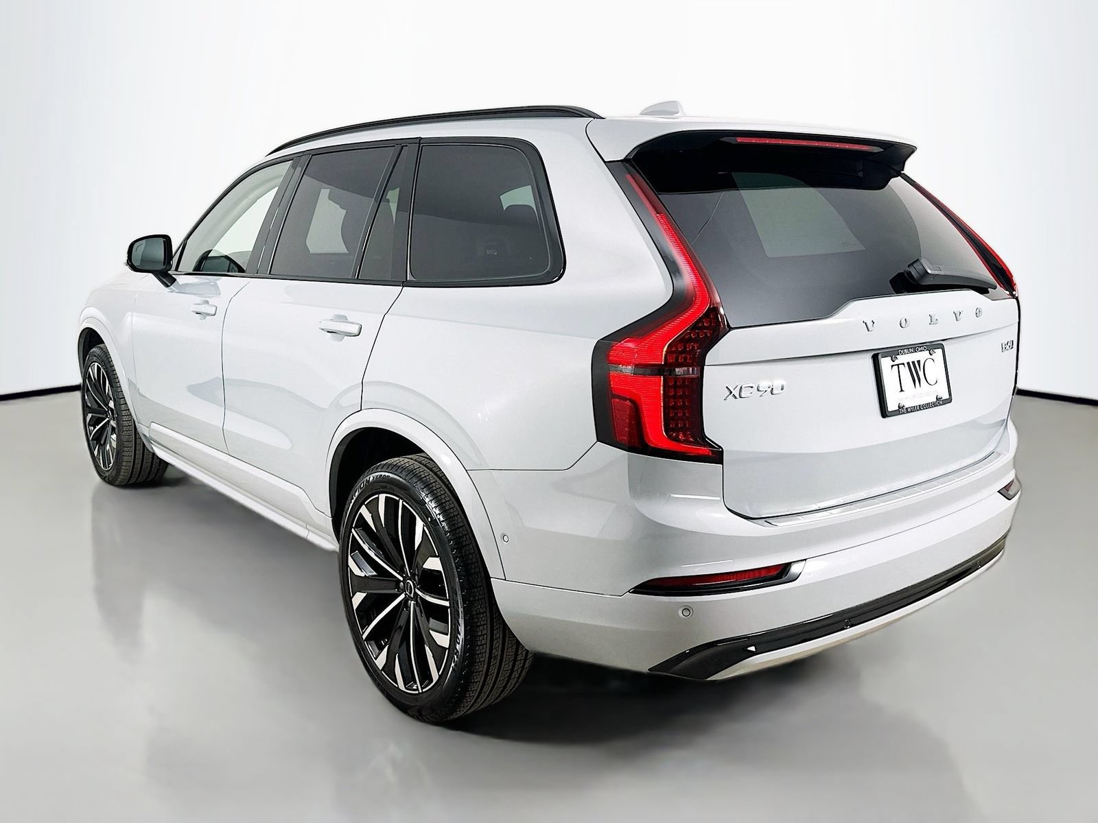 New 2026 Volvo XC90 B6 Ultra w/ Protection Package Premier AWD/4WD image 7