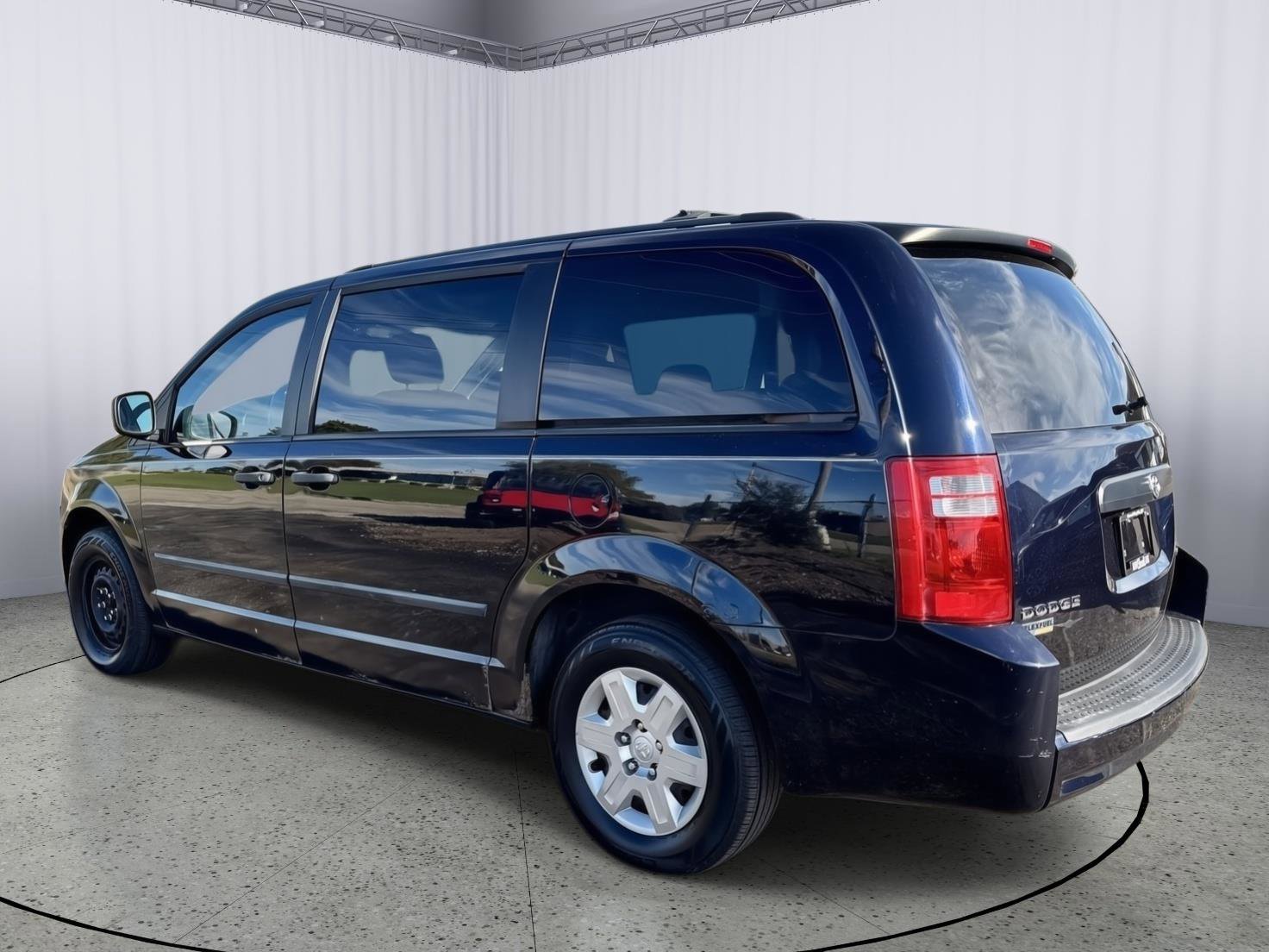Used 2010 Dodge Grand Caravan SE image 10