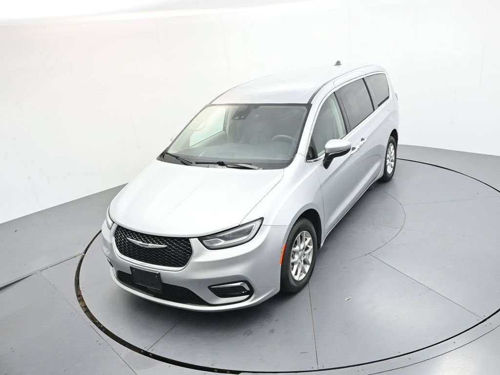 Used 2023 Chrysler Pacifica Touring-L FWD image 20