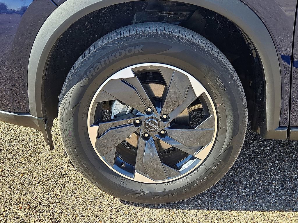 Used 2026 Nissan Rogue SV image 10