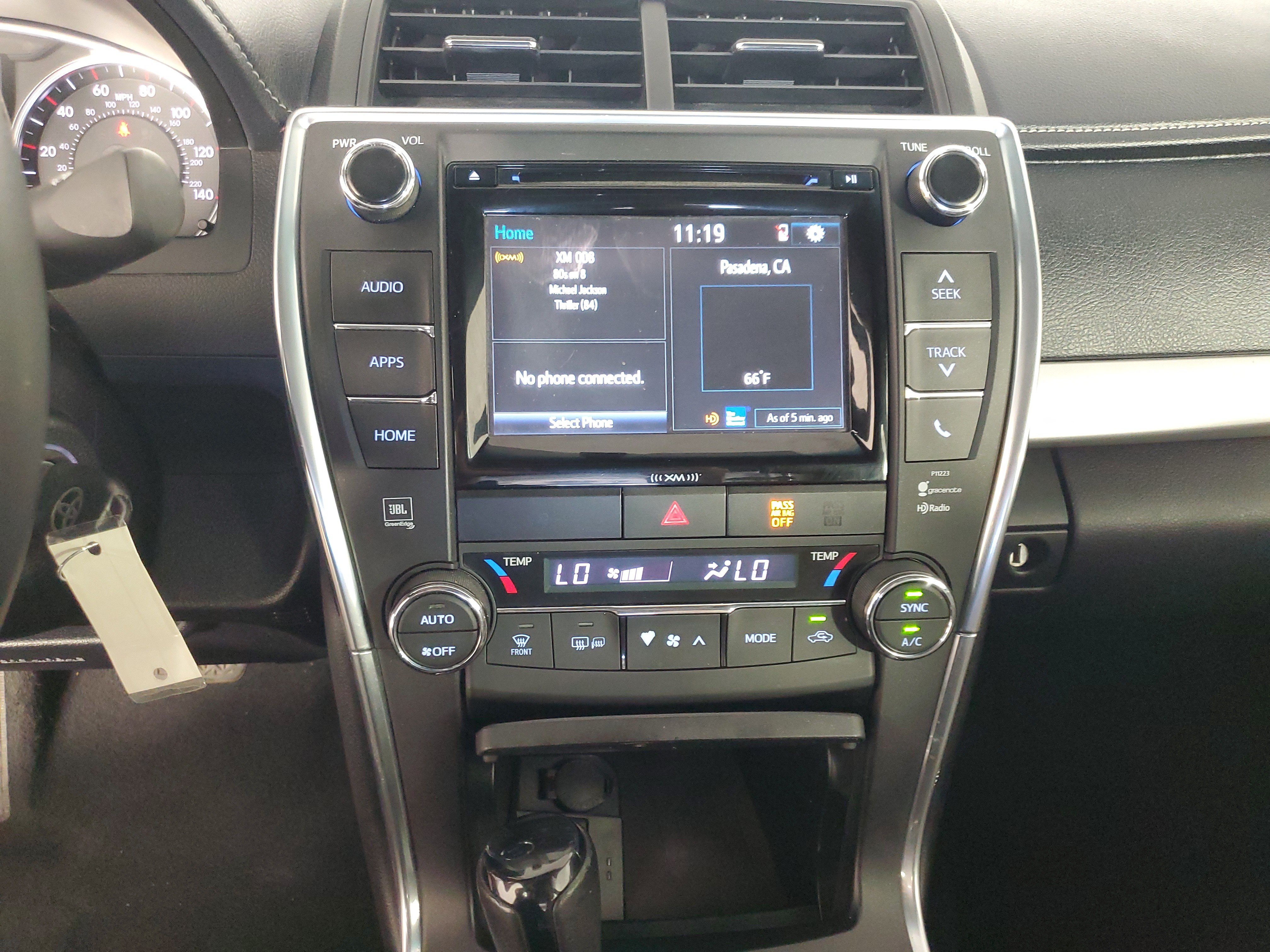 Used 2017 Toyota Camry XSE w/ Moonroof Package FWD image 16