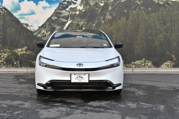 New 2026 Toyota Prius Plug-In Hybrid FWD image 2