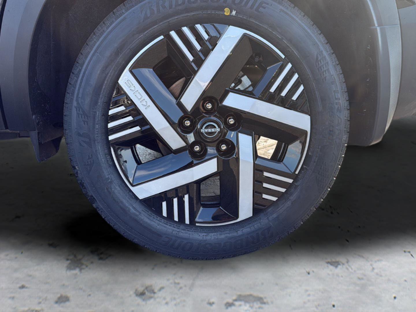 New 2026 Nissan Kicks SV image 25