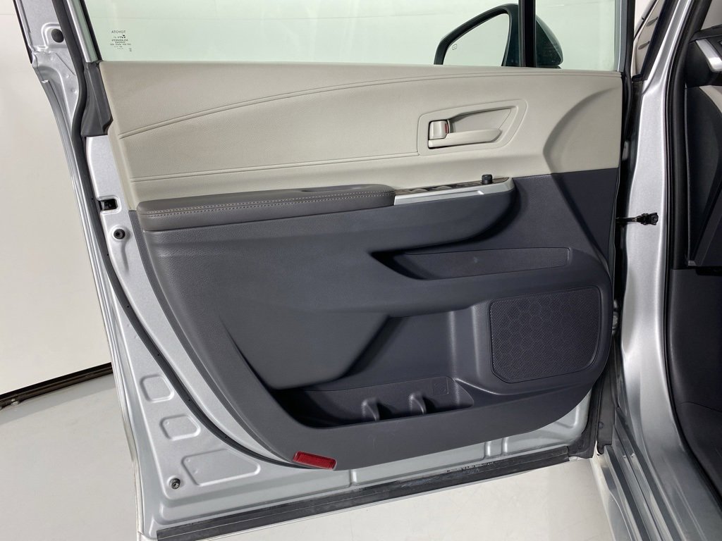 Used 2023 Toyota Sienna LE image 13