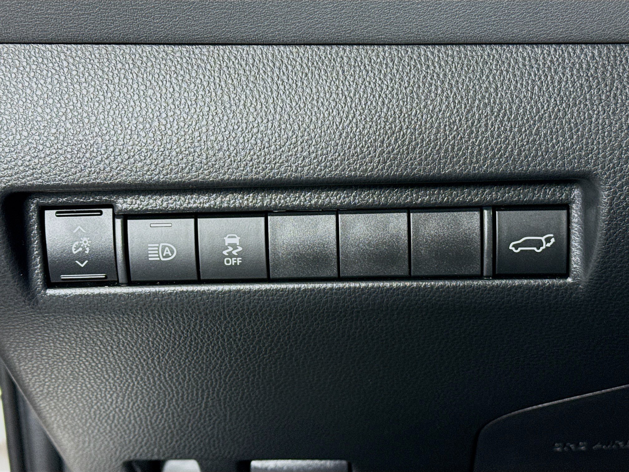 Certified 2024 Toyota Venza LE AWD/4WD image 10