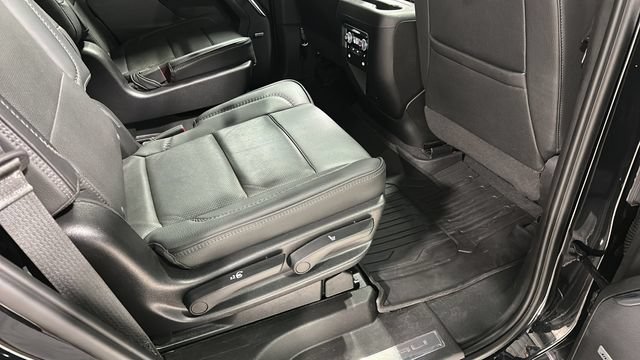Used 2024 GMC Yukon Denali AWD/4WD image 34