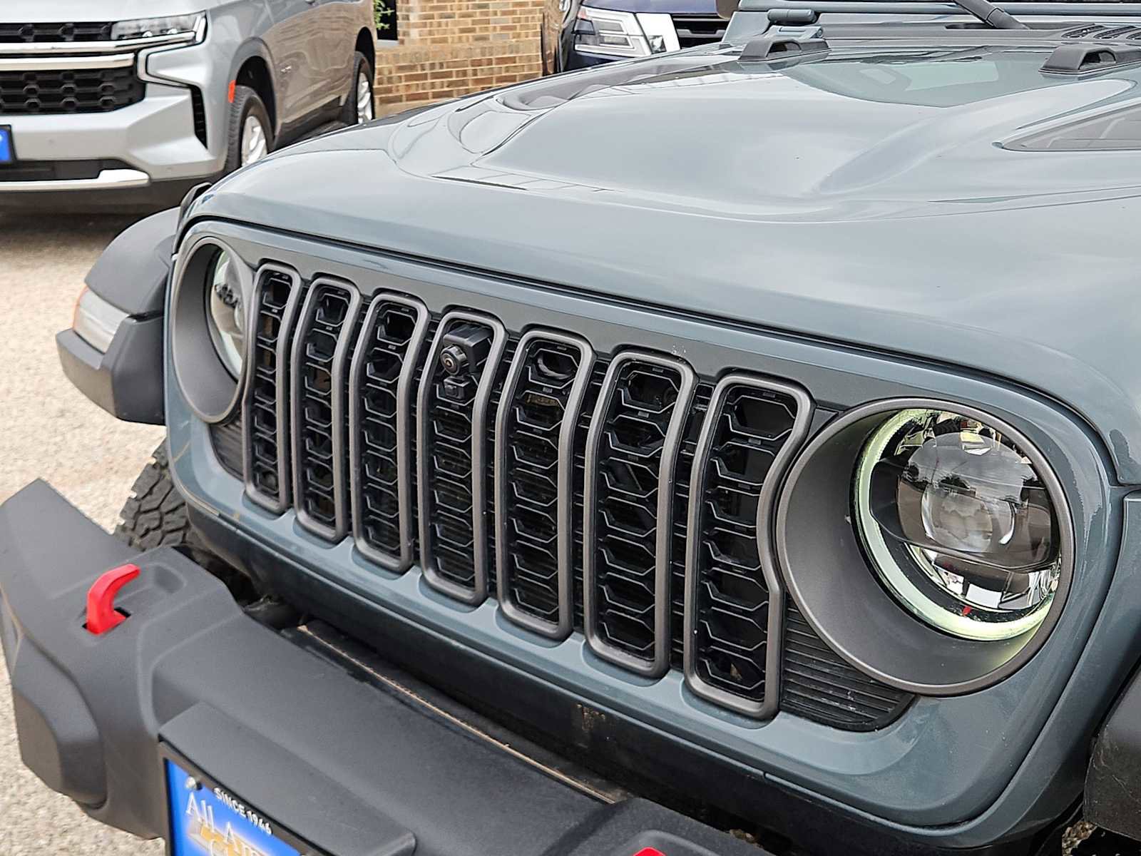 Used 2025 Jeep Gladiator Rubicon w/ Convenience Group AWD/4WD image 13