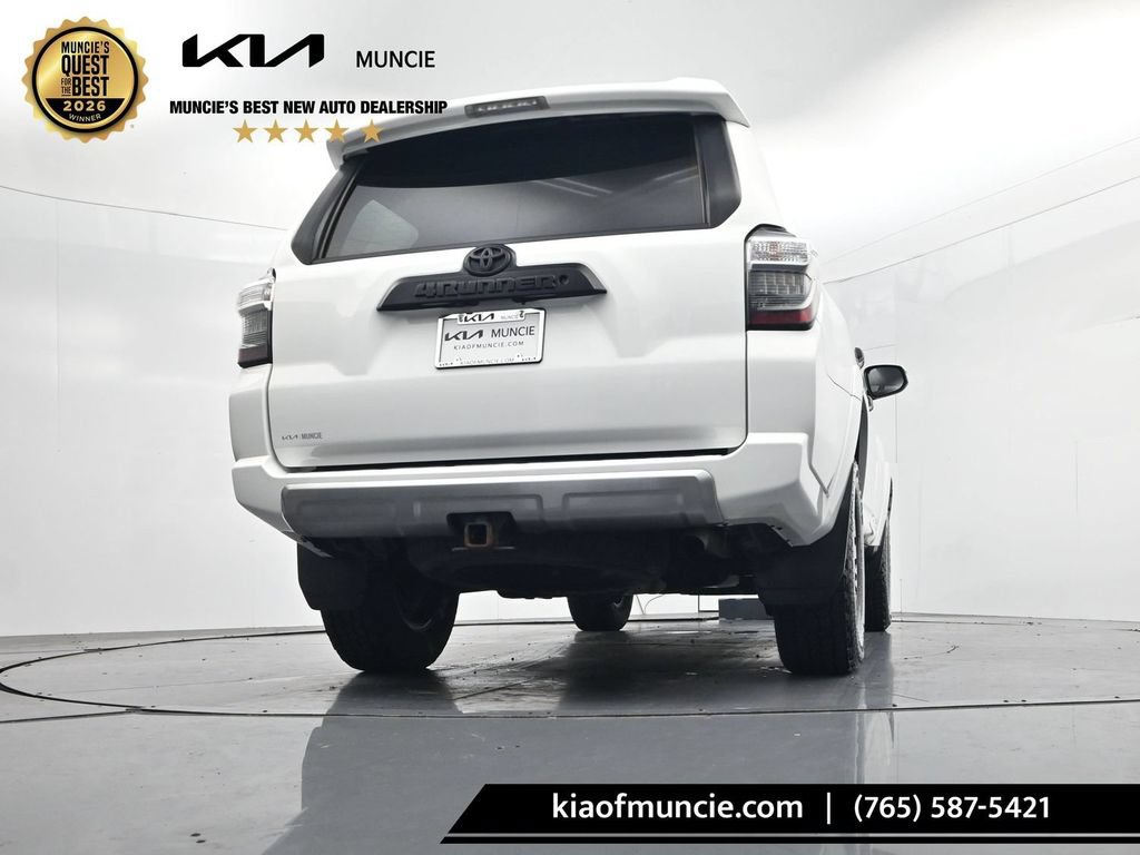 Used 2021 Toyota 4Runner TRD Off-Road AWD/4WD image 40
