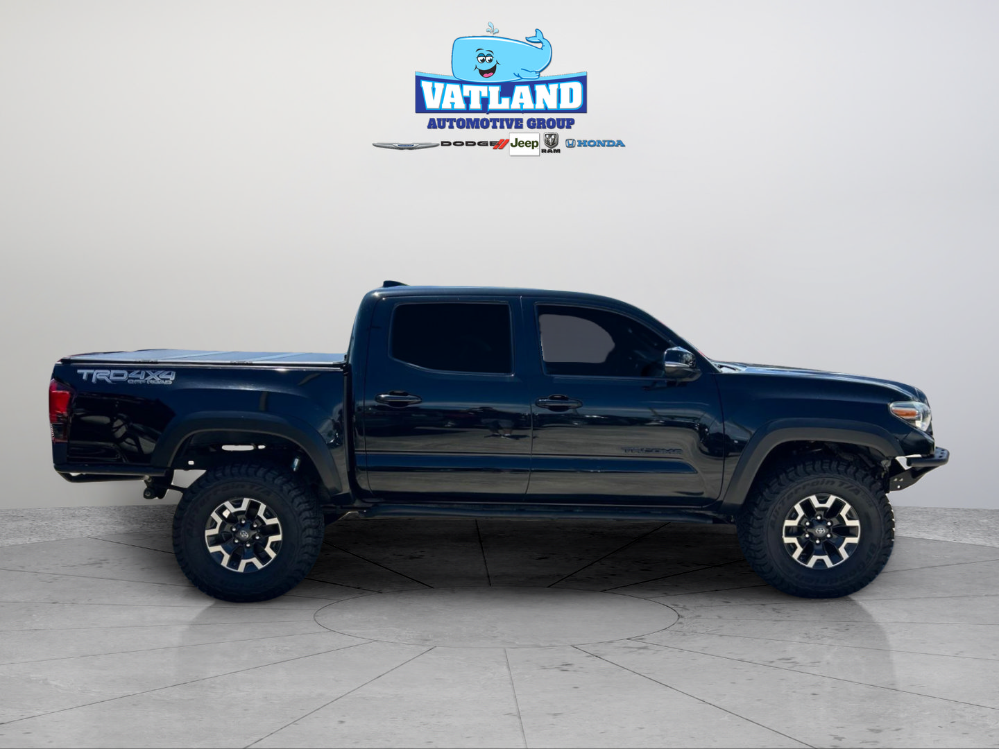 Used 2020 Toyota Tacoma TRD Off-Road AWD/4WD image 6