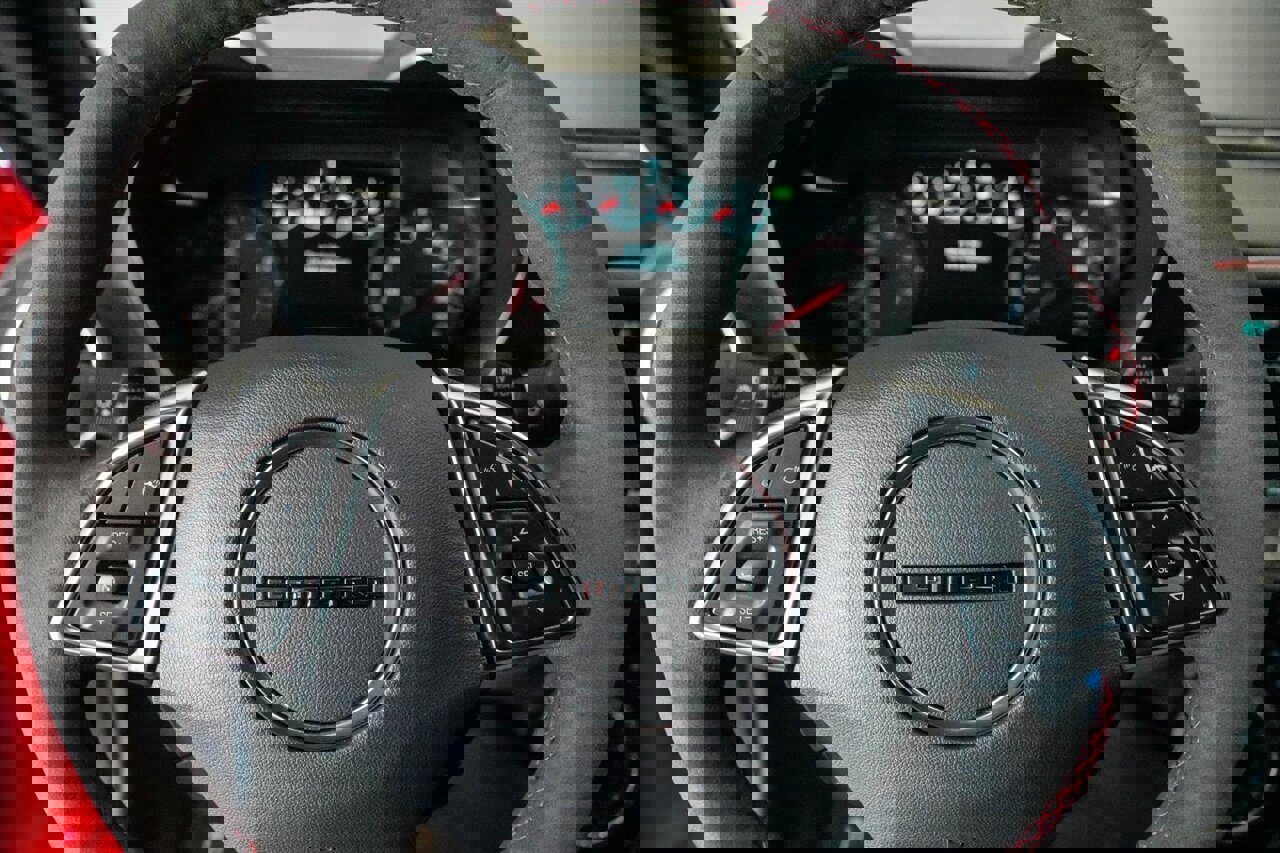 Used 2018 Chevrolet Camaro ZL1 image 27