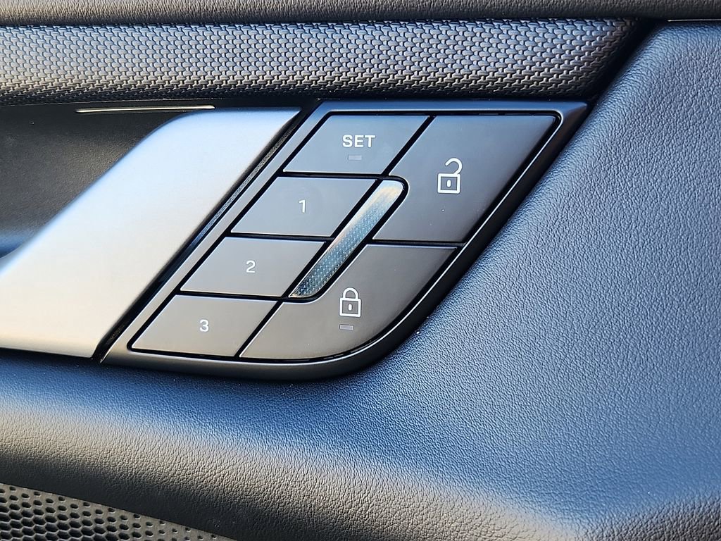 Certified 2025 Porsche Taycan image 25