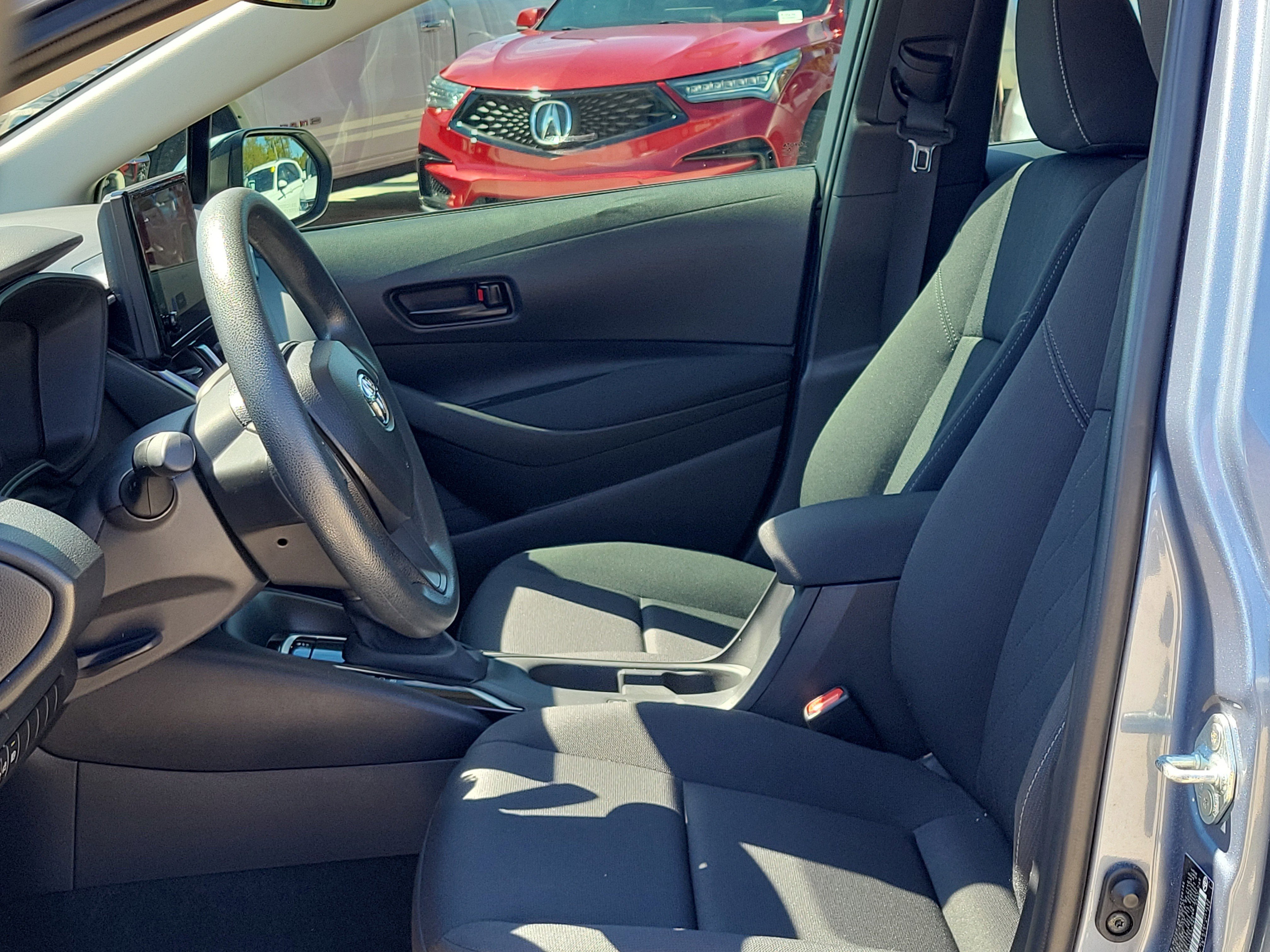 Used 2025 Toyota Corolla LE image 21