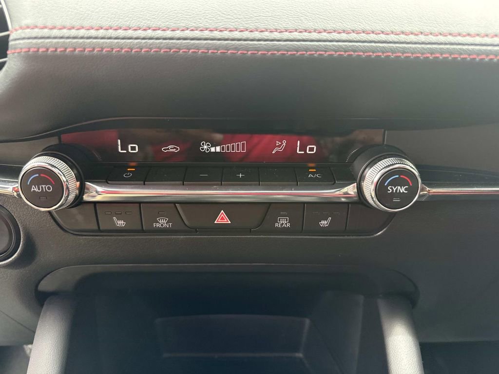 Used 2023 MAZDA MAZDA3 s image 33