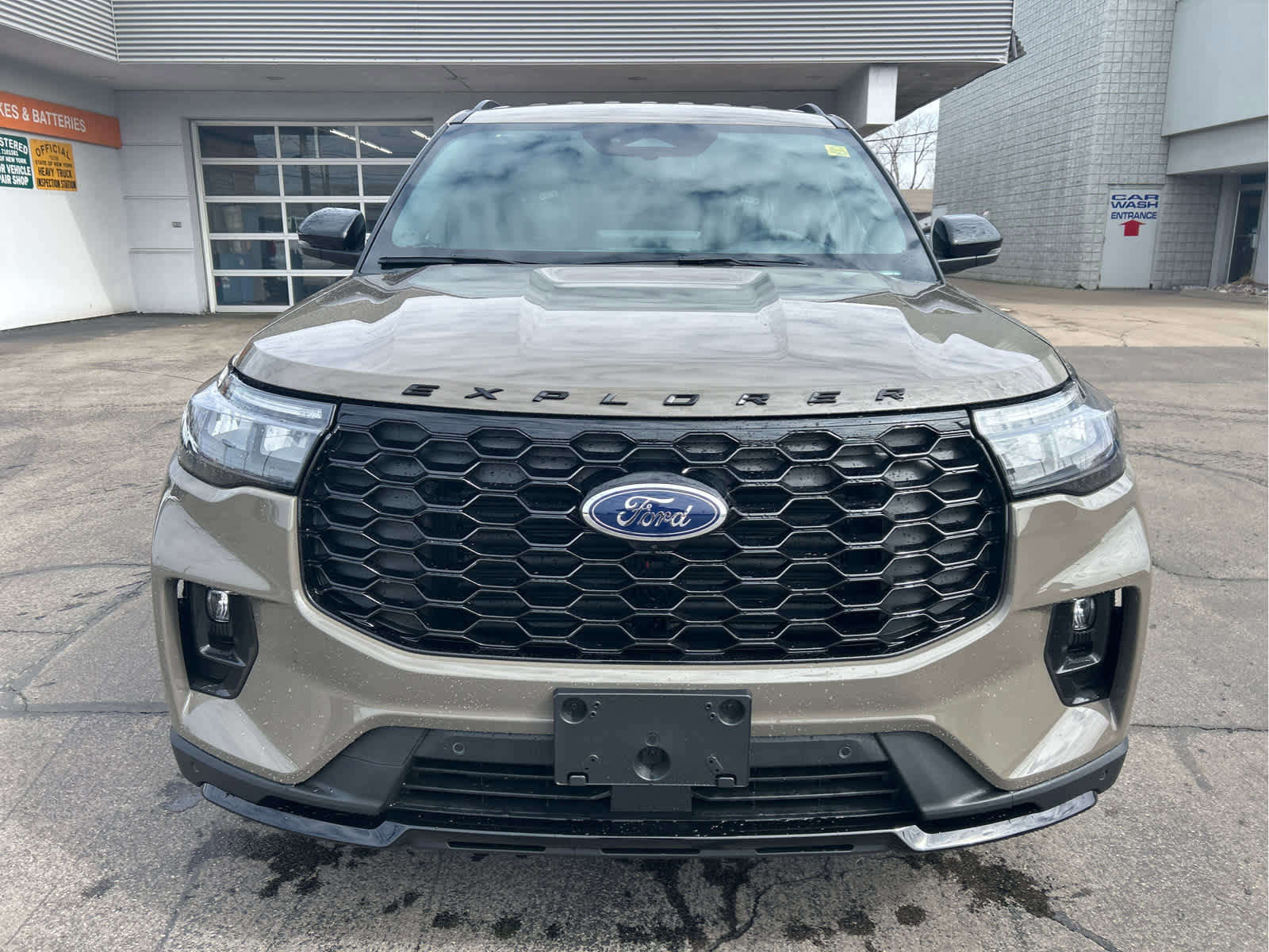 New 2026 Ford Explorer ST-Line image 3