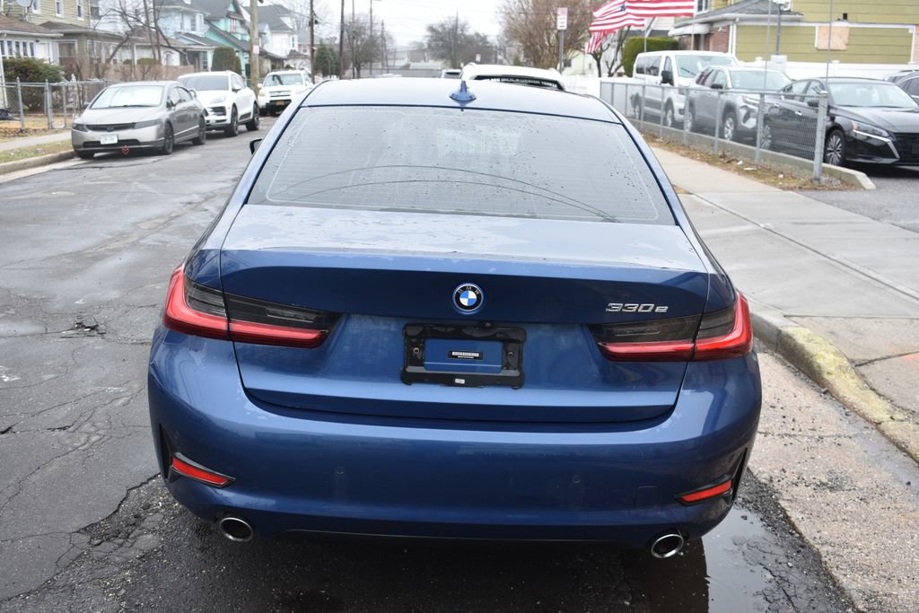 Used 2022 BMW 330e 330e iPerformance image 7