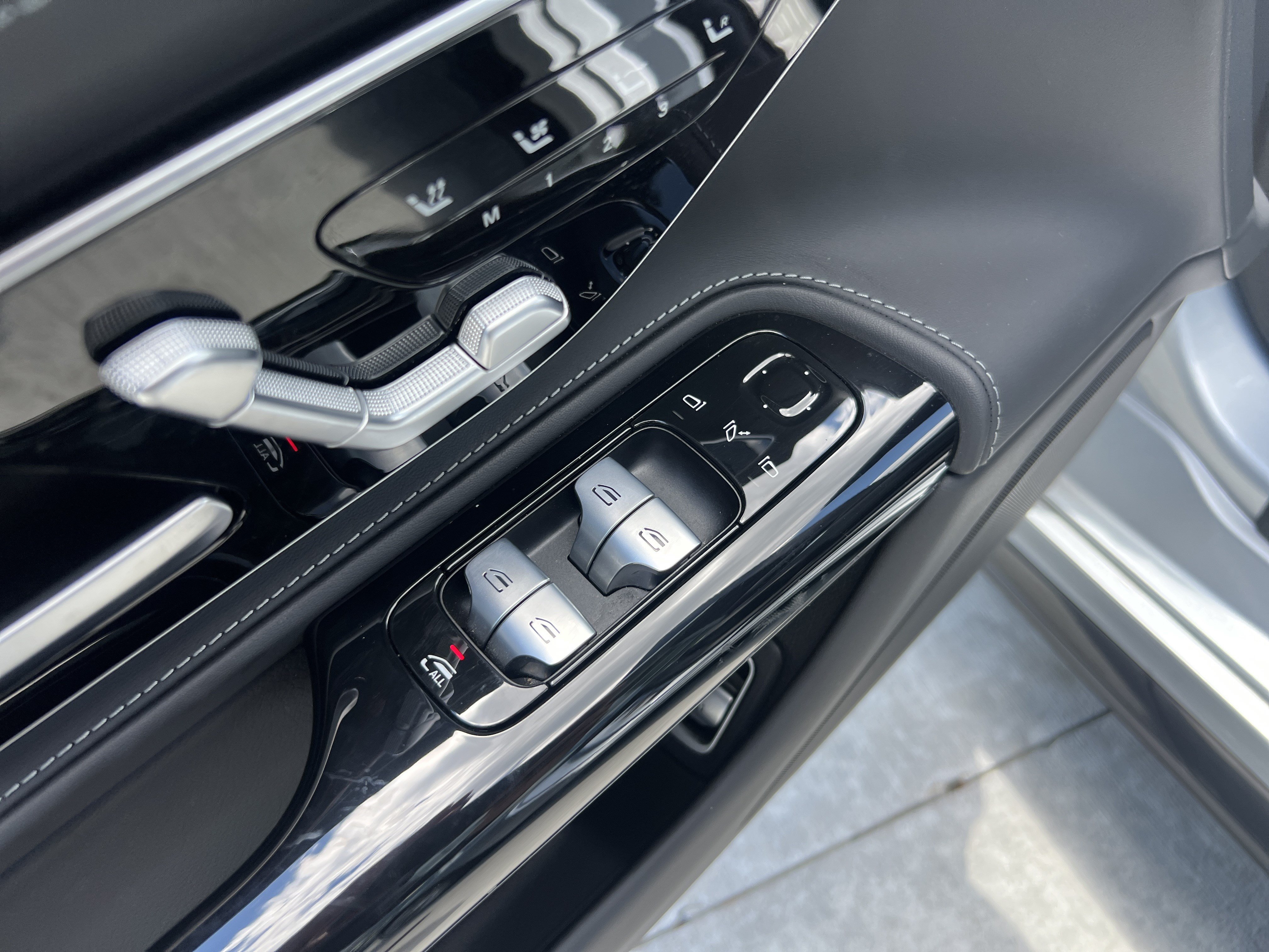 Used 2022 Mercedes-Benz SL 63 AMG 4MATIC image 15