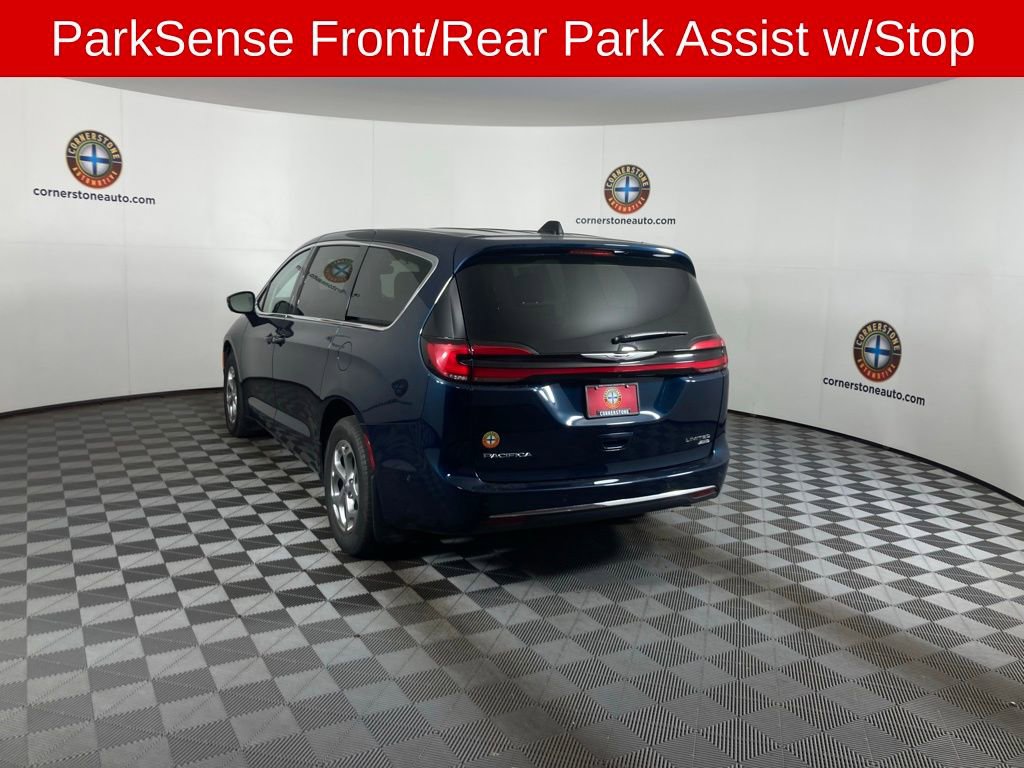 Used 2024 Chrysler Pacifica Limited image 21