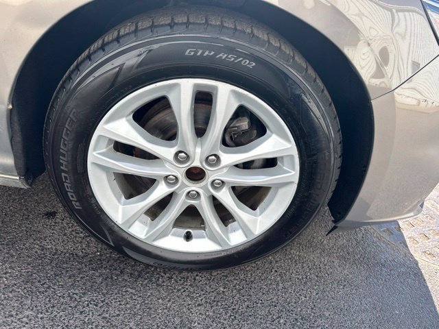 Used 2017 Chevrolet Malibu LT FWD image 47