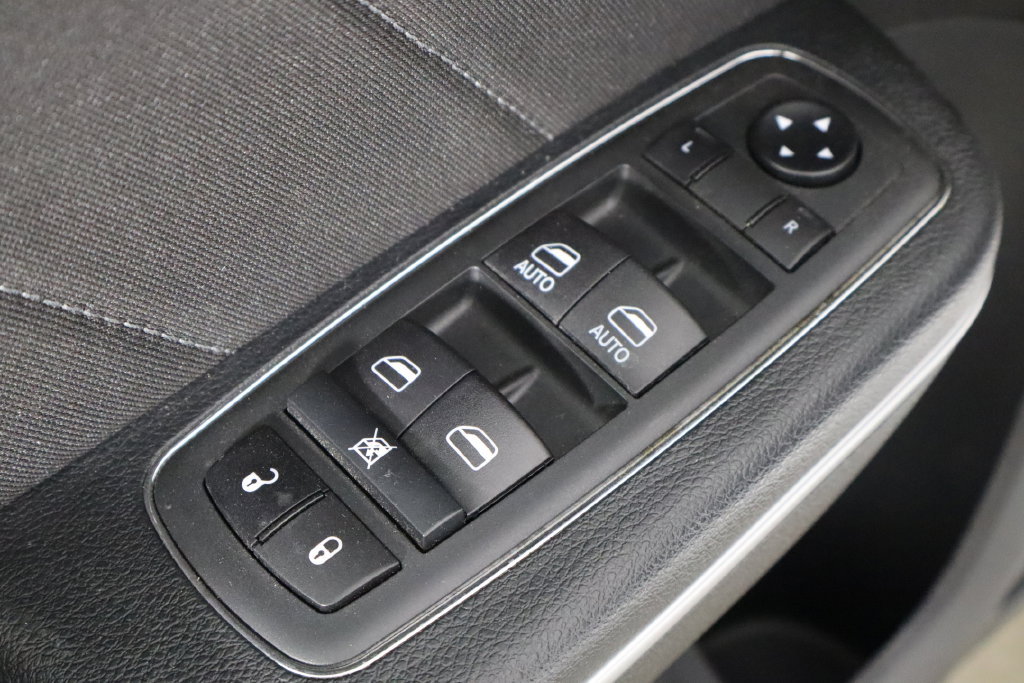 Used 2020 Dodge Charger SXT AWD/4WD image 14