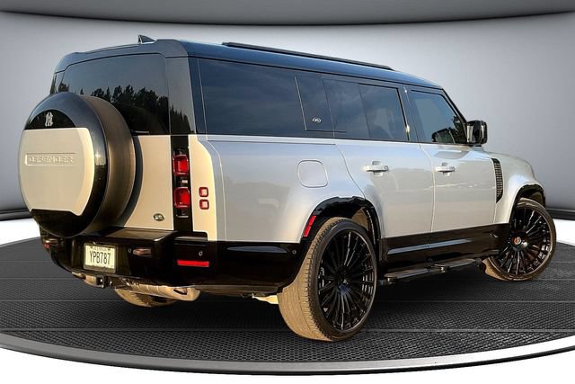 Used 2023 Land Rover Defender 130 X-Dynamic SE AWD/4WD image 5