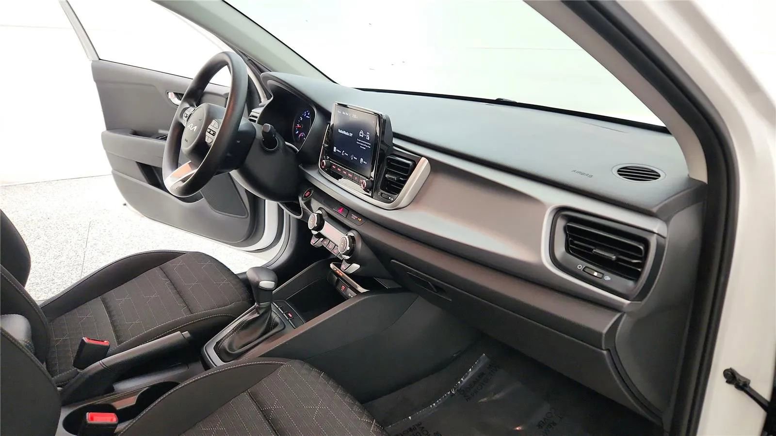 Used 2023 Kia Rio S w/ Technology Package image 35