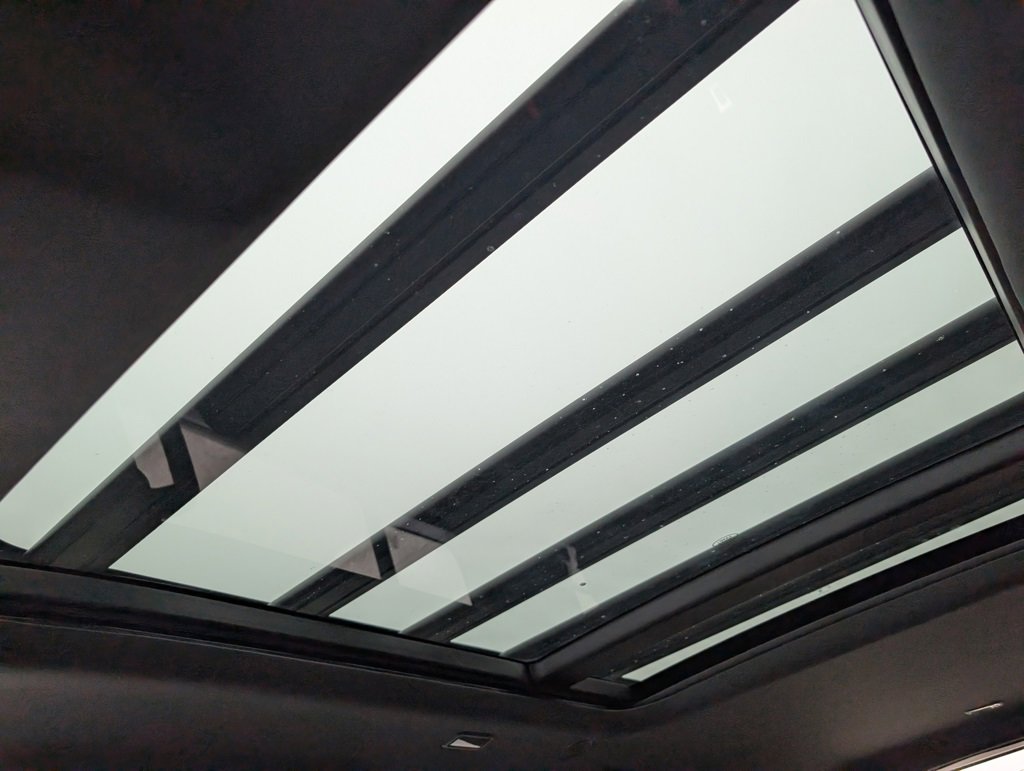 New 2026 Land Rover Defender 110 S image 21